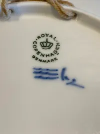 Fejlfri platte lavet af Royal Copenhagen med motiv af Frihedsgudinden