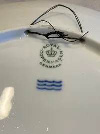 Plakette fra Royal Copenhagen - “Med tak fra Dansk røde kors”