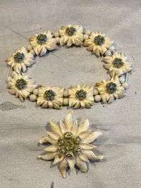 Originalt smykke sæt med Edelweis blomster fra perioden omkring ww2