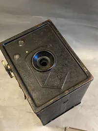 Originalt kamera fra perioden omkring ww2, 2 ww2 fotos af samme mand medfølger