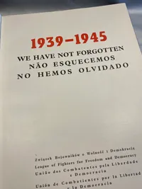 Sjælden og barsk polsk bog fra 1960’erne omhandlende den tyske besættelse af Polen