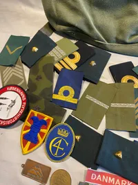 Stort lot dansk militaria