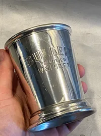 Bulleit frontier whiskey krus - fremstillet hos Shefield England