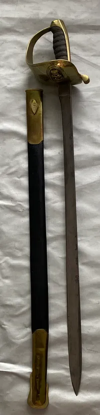 Original dansk Korpssabel M/1882 
Udfaset af søværnet efter ww2 - Kong Frederik den 9 ønskede den dog fortsat den blev brugt som vagtsabel af personellet på kongeskibet Dannebrog