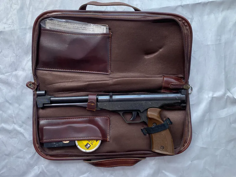 Gamo luftpistol kal 4,5 mm med taske, papirer og hagl
