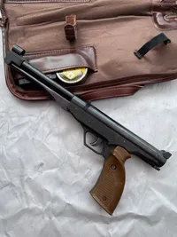 Gamo luftpistol kal 4,5 mm med taske, papirer og hagl