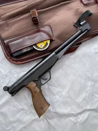 Gamo luftpistol kal 4,5 mm med taske, papirer og hagl