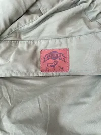 Härkila Gore-Tex sæt med jakke og buks - størrelse “L” 
Bukser ses med slid og små huller, ligeledes er jakken brugt men pæn - Nypris: omkring 4000,-