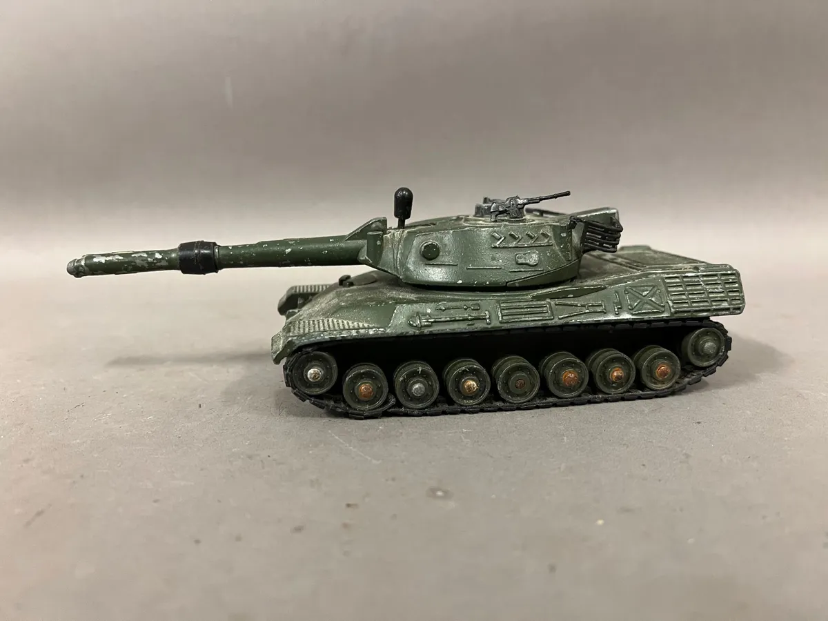 Dinky leopard