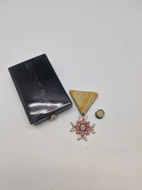 Original Japan. Order of the Sacred Treasure 6th Class. With original box