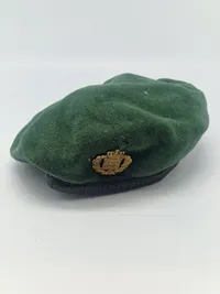 Dansk baret med hær mærke