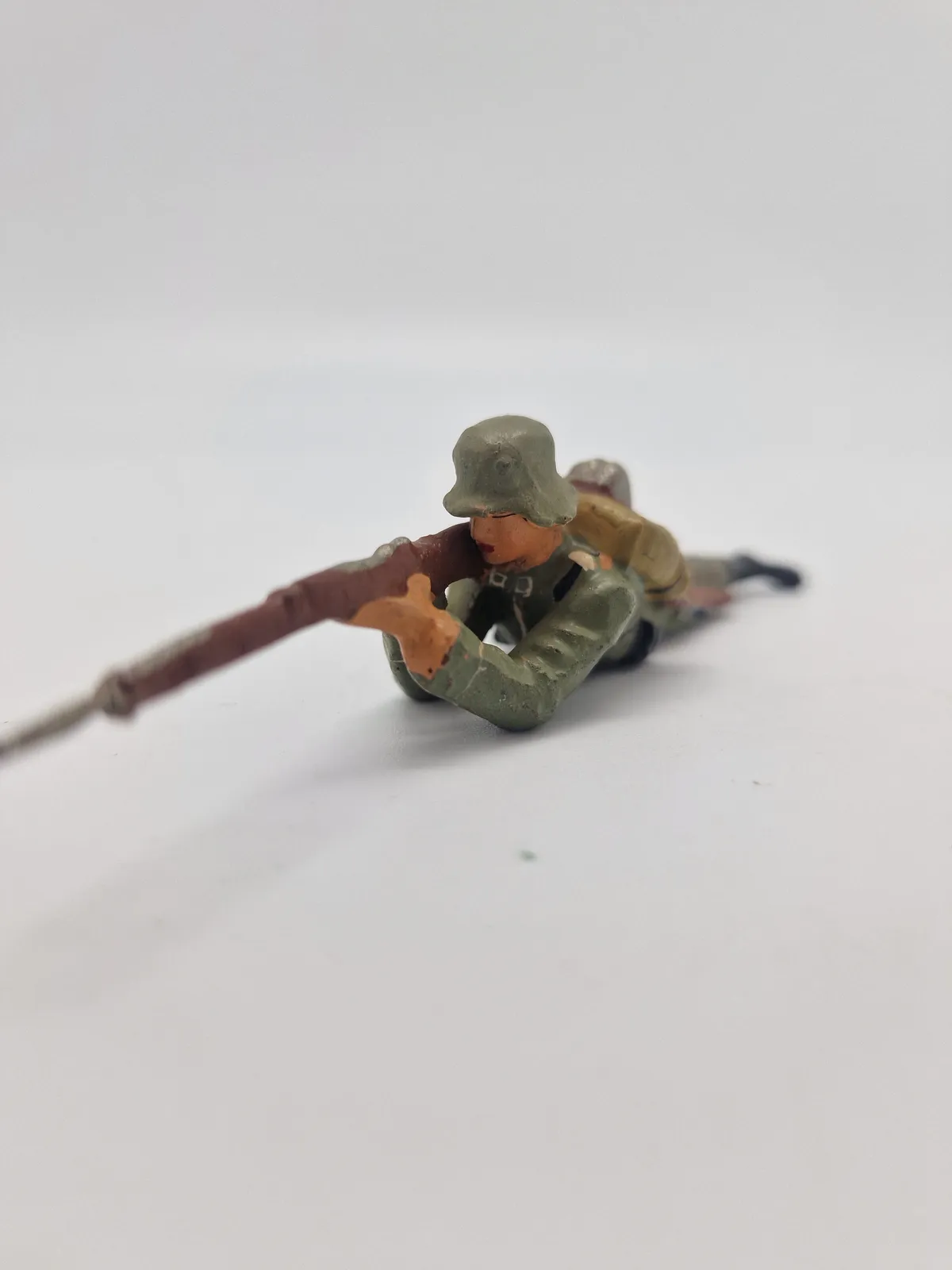 Original tysk linoliumsfigur