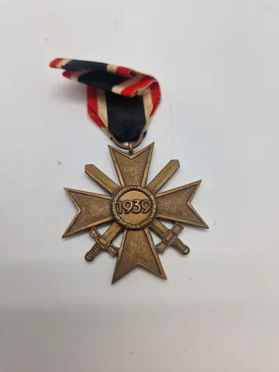 Originalt tysk kvk m. sværd