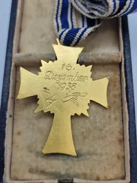 Originalt tysk Mutterkreuz i guld m. æske