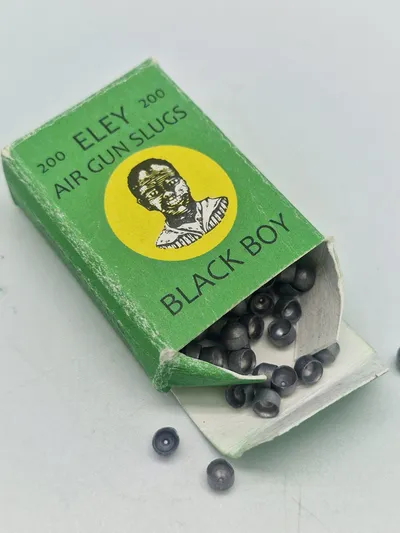Sjælden ældre æske hagl til luftgevær (Black Boy)