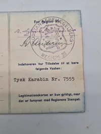 Originalt id kort fra den danske modstandsbevægelse - bemærk han har været bevæbnet med karabin 98