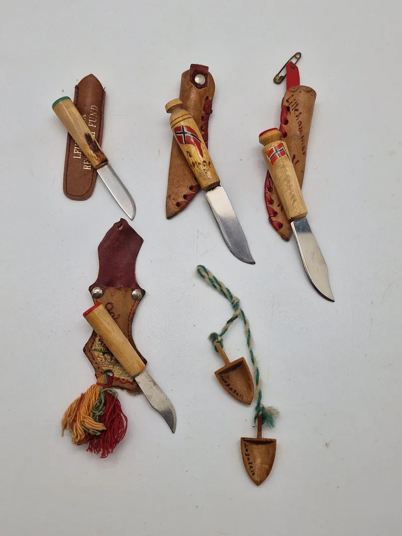 Samling ældre knive