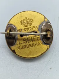 Original dansk bolche knap, Auditør