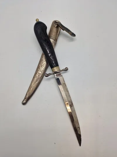 Veludført dolk, Sverige med viking motiv