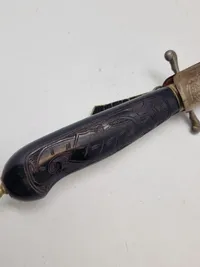 Veludført dolk, Sverige med viking motiv