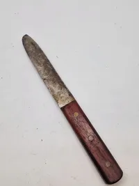 Kniv med taske og slibeværktøj