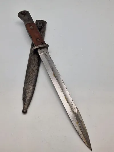 Original tysk GW/98 bajonet med savtakker