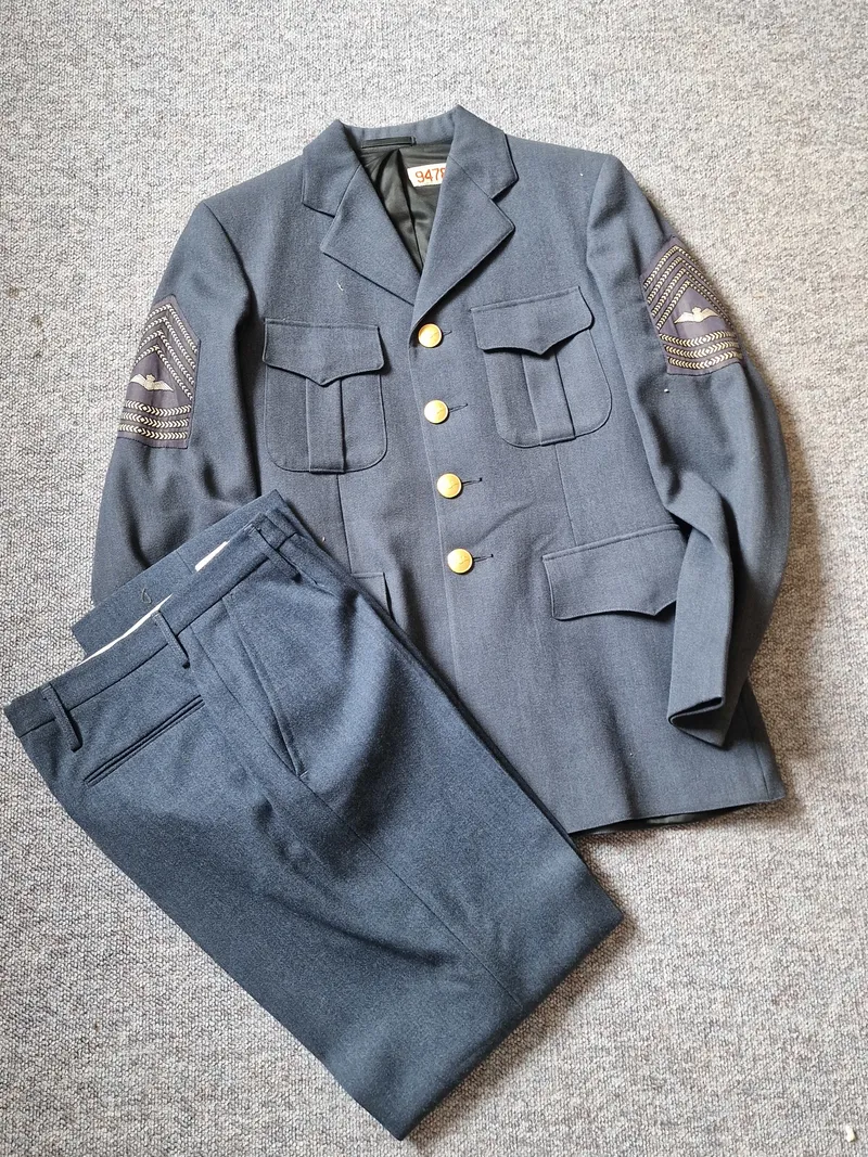 Original uniform fra det danske flyvevåben med buks