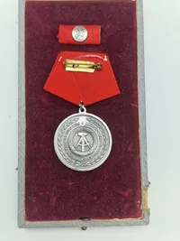 Original DDR - Orden - 20 Jahre Kampfgruppen der Arbeiterklasse