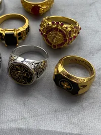 Lot diverse fingerringe af uædelt metal