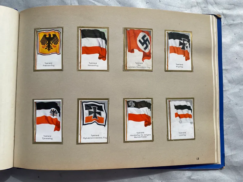 Originalt eksemplar af flagserien fra Kaffesurrogat fabrikken Danmark  (bemærk de tyske flag)