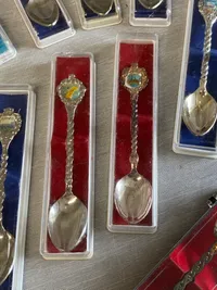 Stor samling souvenir skeer
