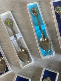 Stor samling souvenir skeer