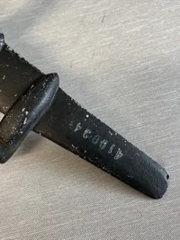 Veludført legetøjsfly af metal fra 1940’erne