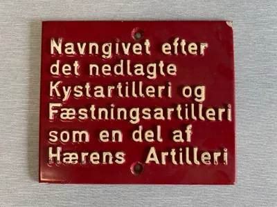 Originalt militært skilt - antageligvis fra stue på kaserne