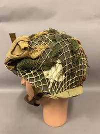 Original US M1C1 hjelm fra 1955 omlavet til D-Dag 1944 udgave, super til display