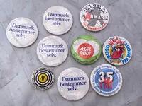 Samling danske politiske badges