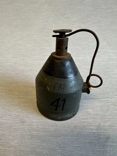 Original M/41 håndbombe. øvelses
