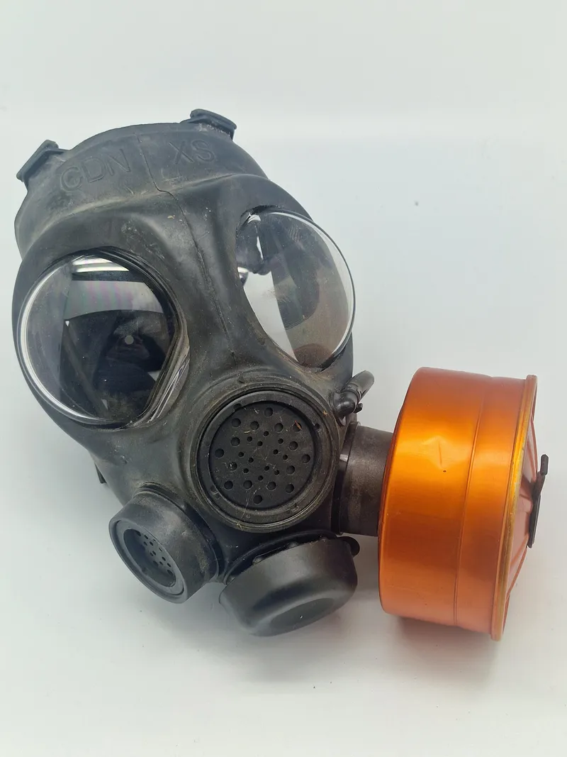 Gasmaske med drikke funktion