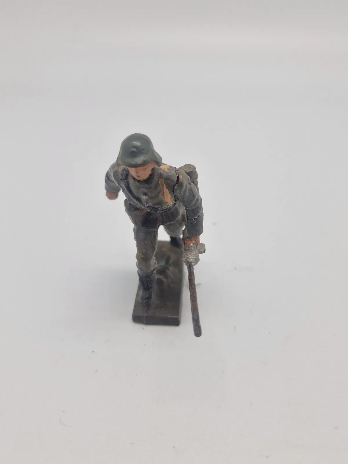 Original tysk linoliumsfigur