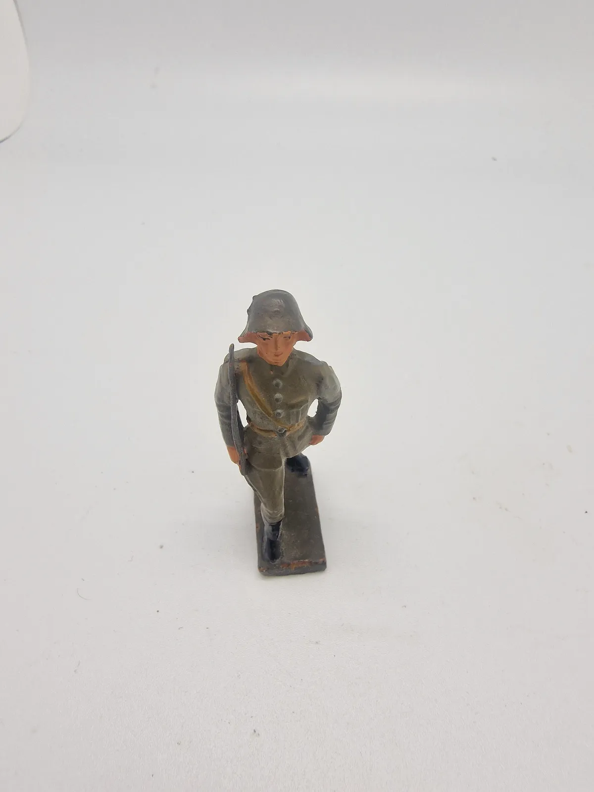 Original tysk linoliumsfigur