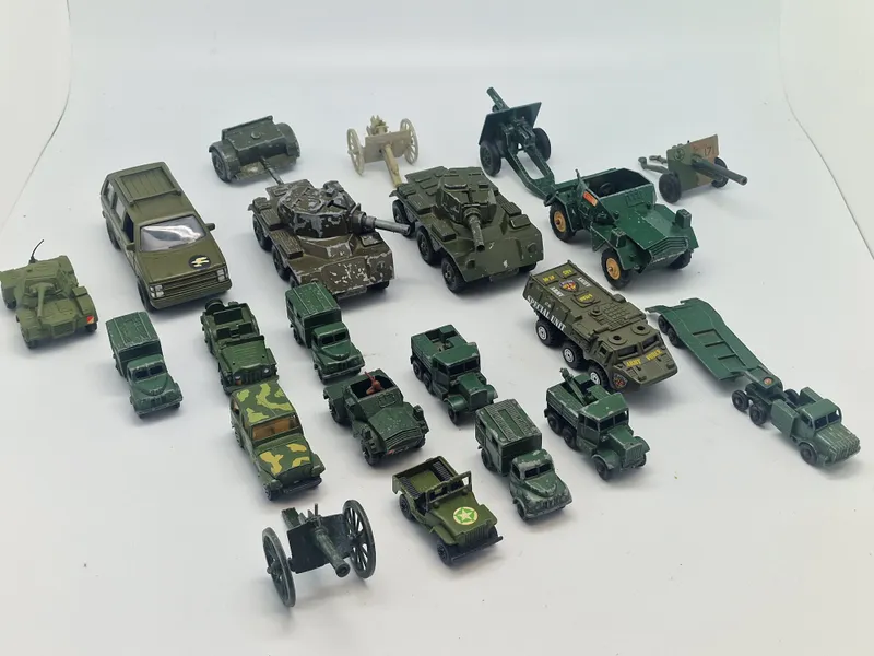 Samling model biler - militære