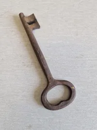 Antik håndsmedet nøgle