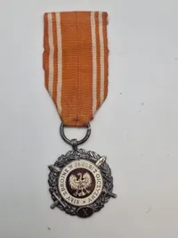 Lot originale medaljer og ordensbånd
