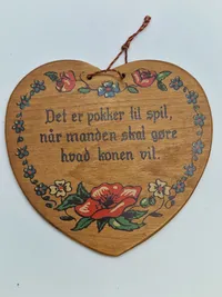 Træ plaketter med sjov tekst