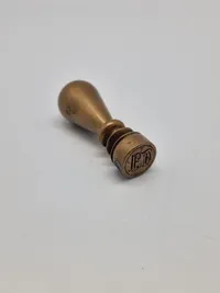 Signet  med initialer