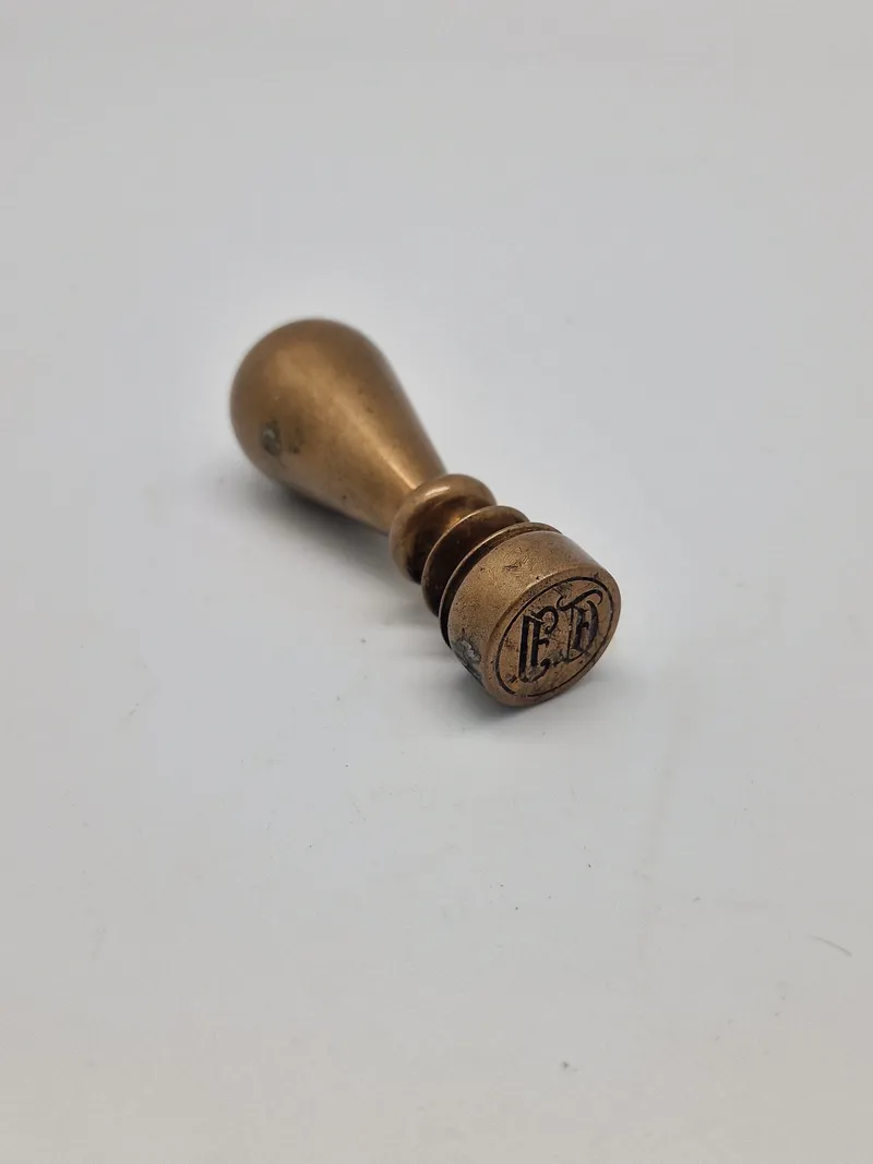 Signet  med initialer