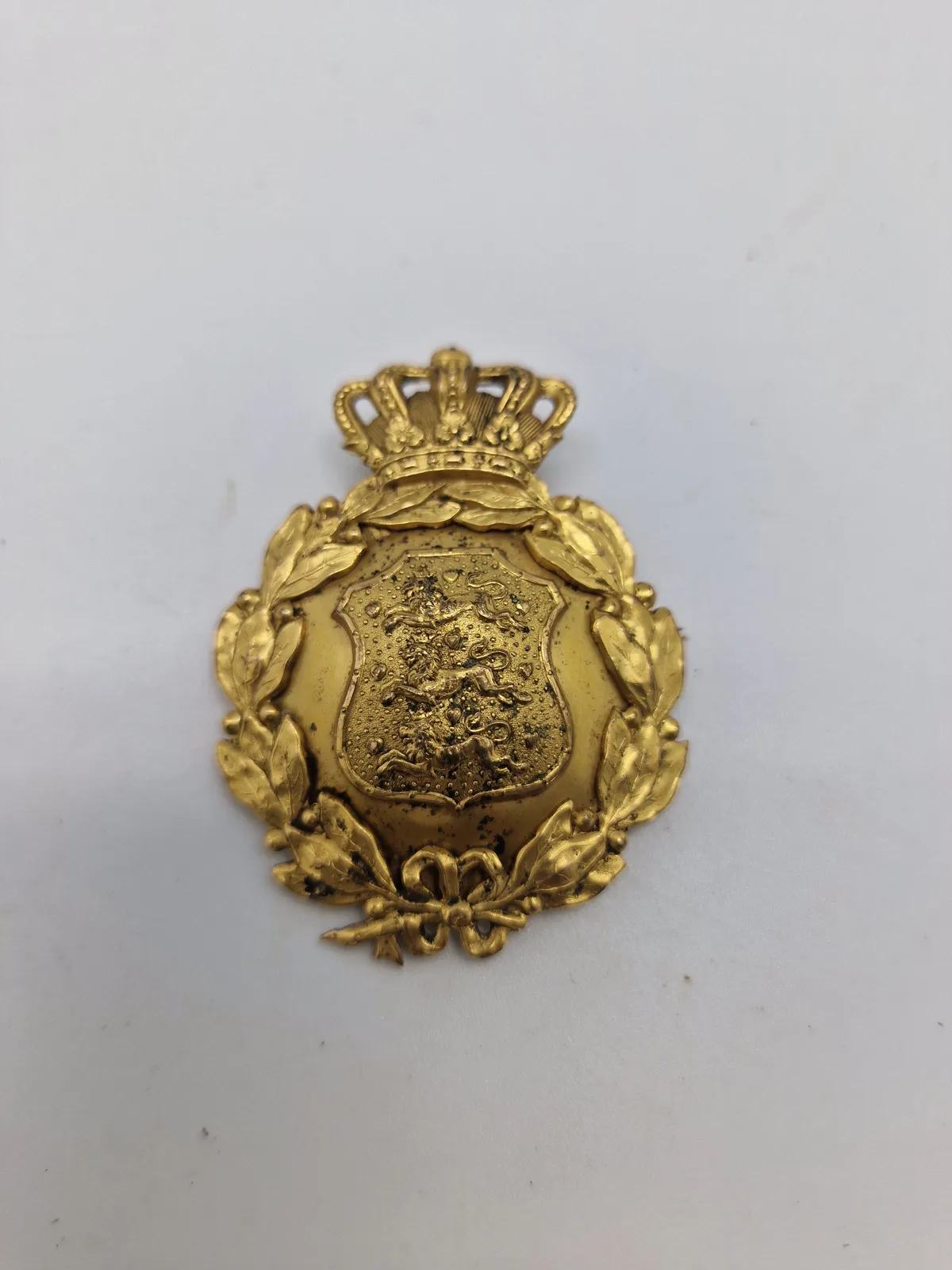 Originalt hærmærke lavet til broche