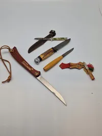Lot diverse knive mm.