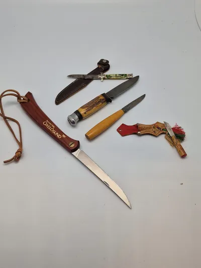 Lot diverse knive mm.