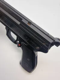 Luftpistol kaliber 4,5 mm med æske og hagl